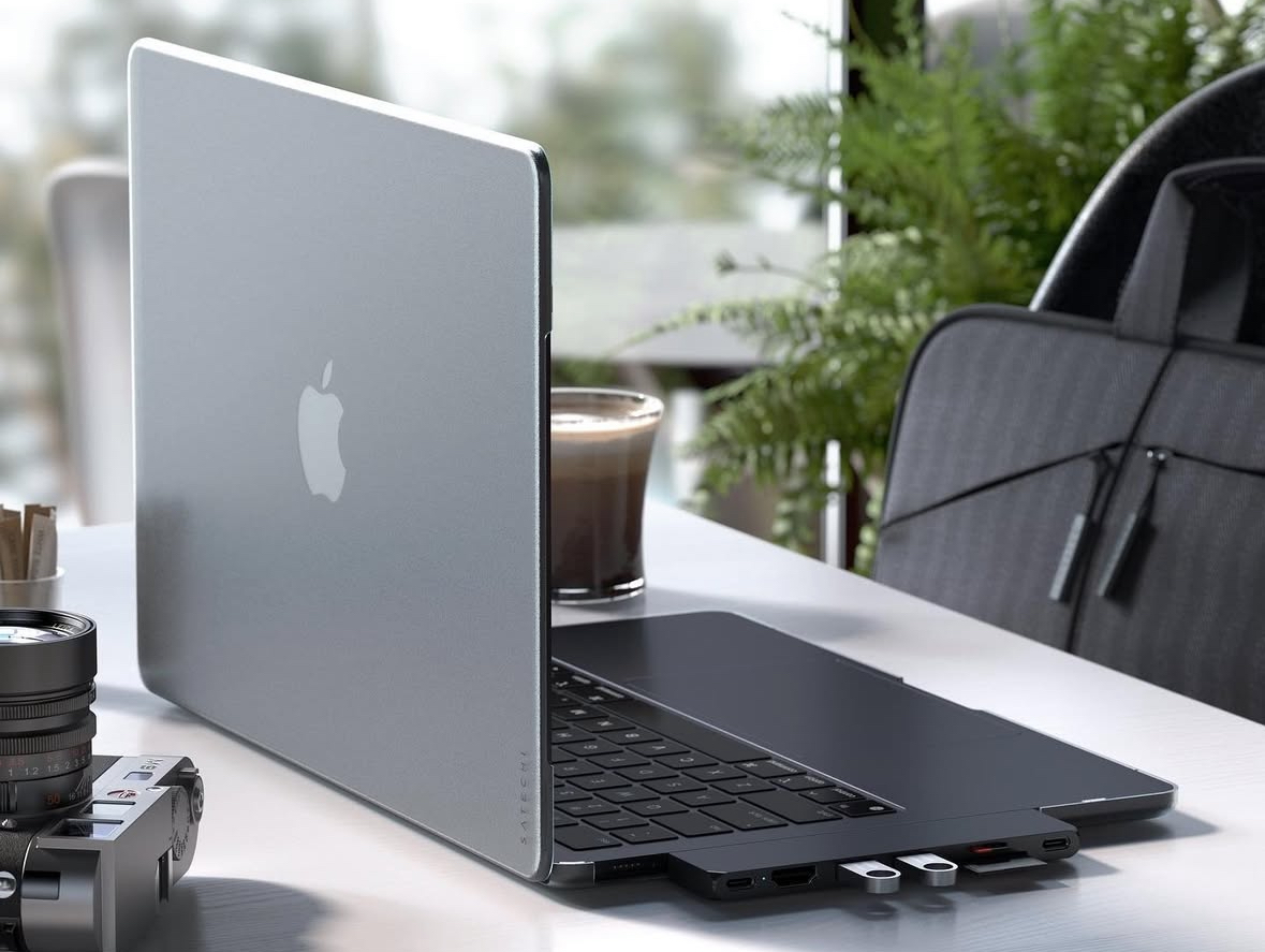 Satechi Eco-Hardshell Case Dark for MacBook Air 13.6 M2-M3 (ST-MBAM2DR)